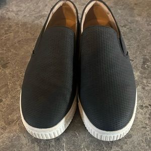 Naturalizer Soul platform black slip on sneaker - 9 1/2 wide - nearly new